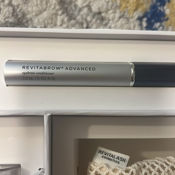 Revitalash eyelash cosmetics clean routine collection never opened brand new - Picture 4 of 7